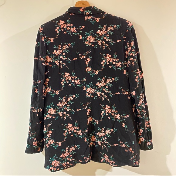 Lila Rose floral blazer - Picture 2 of 3